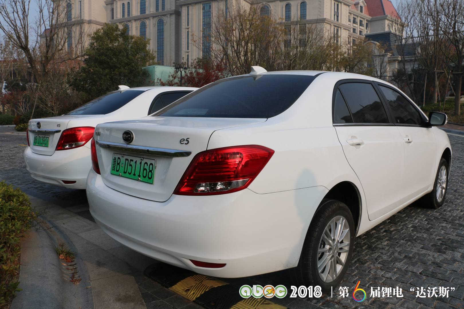 比亞迪助力ABEC2018|鋰電“達沃斯”組委會圓滿完成接送嘉賓任務(wù)