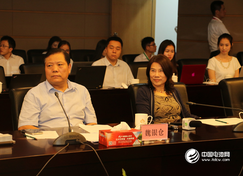 董明珠與魏穎倉(cāng)曾經(jīng)同框