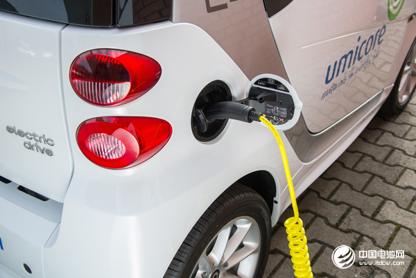 交通運輸?shù)奈磥硎请妱拥模杭又蓦妱悠囦N量已超50萬輛 