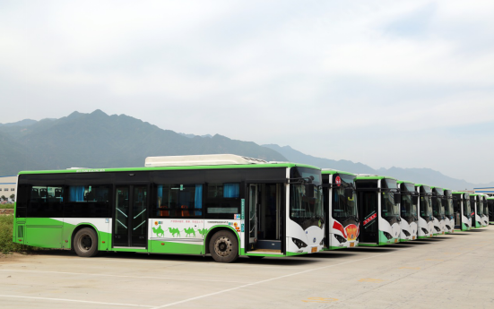 比亞迪純電動(dòng)公交車為古城西安增添新色彩