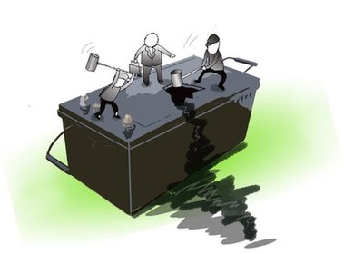 每年數(shù)百萬(wàn)噸廢舊鉛蓄電池流入地下產(chǎn)業(yè)鏈 非法回收暴利驚人