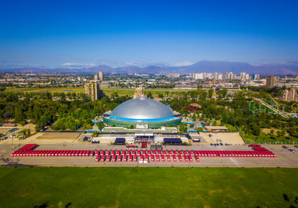 2018年12月，比亞迪100臺純電動大巴在智利圣地亞哥交付