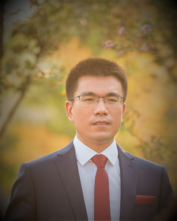 汽車(chē)行業(yè)號(hào)《大隈講堂》發(fā)起人；聯(lián)合汽車(chē)創(chuàng)始合伙人、執(zhí)行副總裁蔣大偉