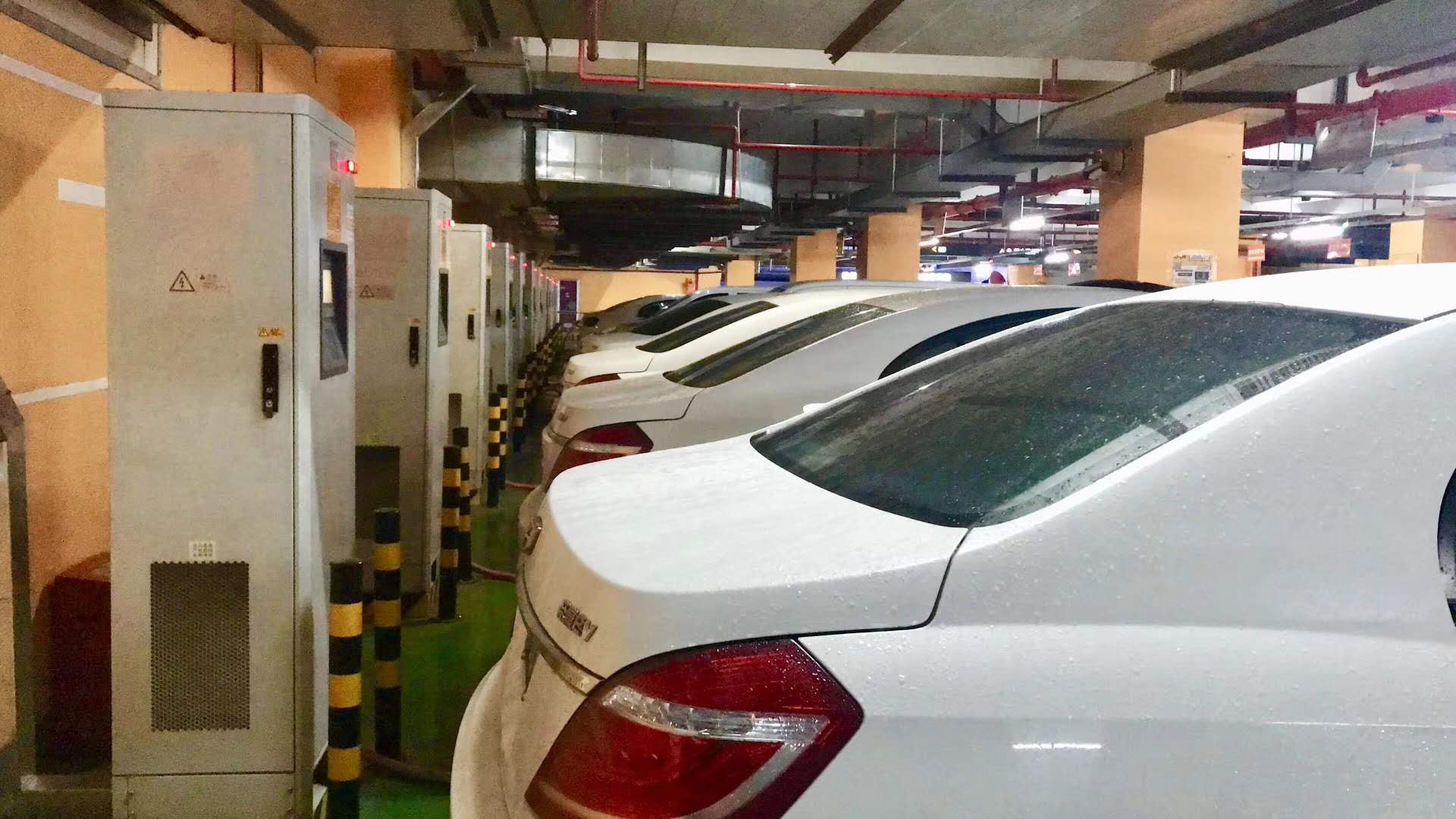 16家整車(chē)企業(yè)僅4家凈利預(yù)增 預(yù)虧車(chē)企平均降幅高達(dá)76% 16家整車(chē)企業(yè)僅4家凈利預(yù)增 預(yù)虧車(chē)企平均降幅高達(dá)76%