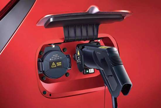 合資新能源車型投放加速 動力電池仍面臨產業挑戰