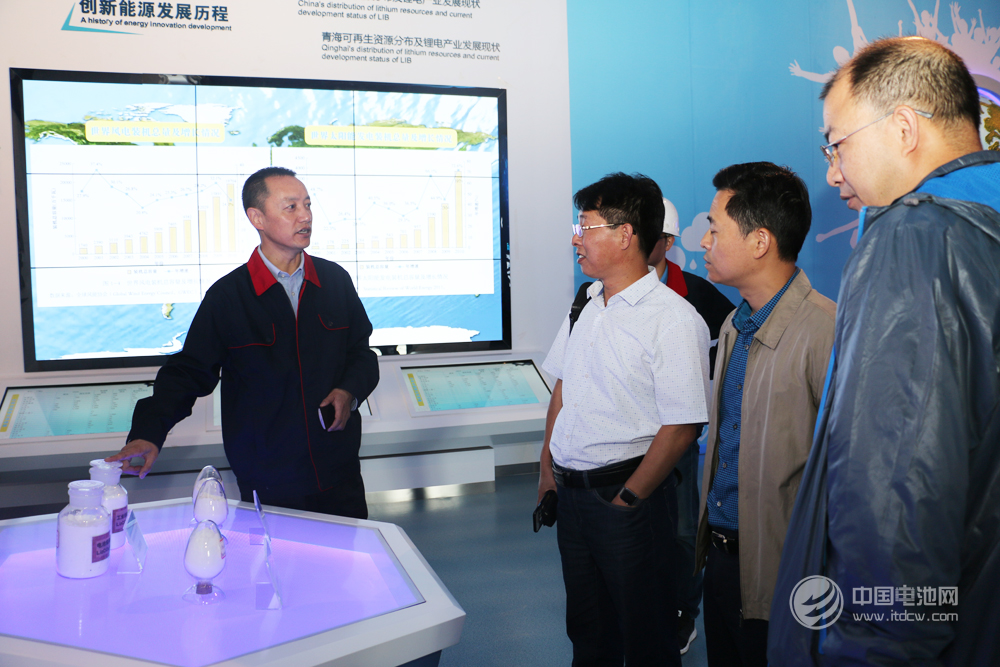 三元?jiǎng)恿﹄姵卮蠓鶞p產(chǎn) 鈷鋰價(jià)格新一輪承壓周期