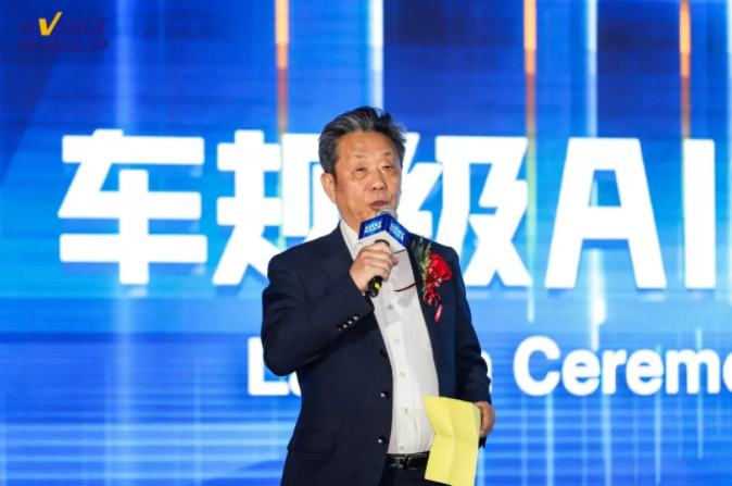 世界汽車聯合會主席、中國汽車動力電池產業創新聯盟理事長董揚