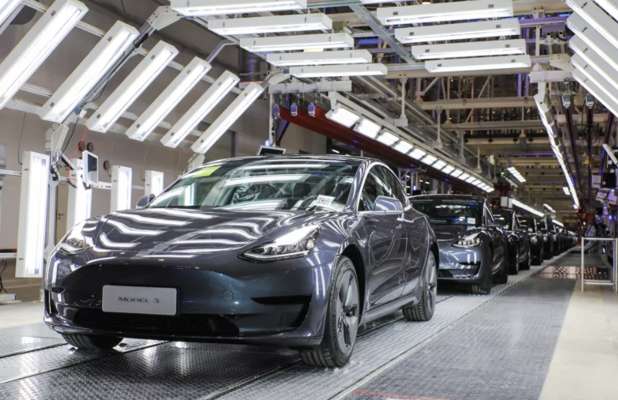 中國制造Model 3首批車輛正式交付 首批15輛均為內部員工