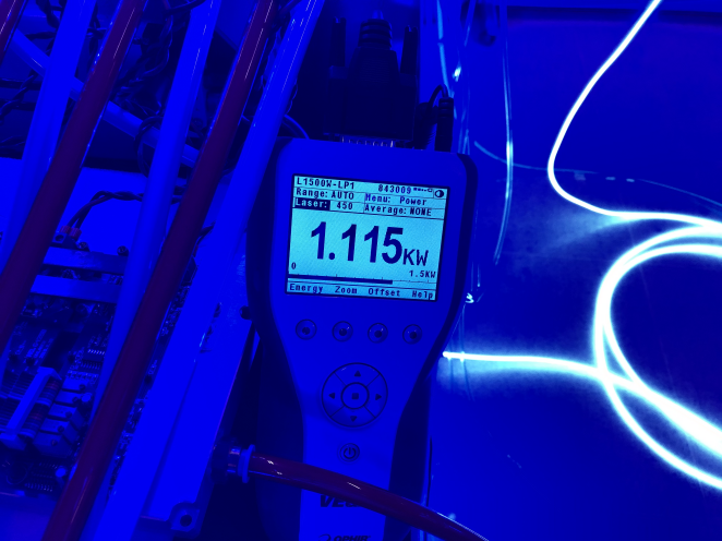 國內(nèi)首款自主研發(fā)高功率千瓦級藍光激光器