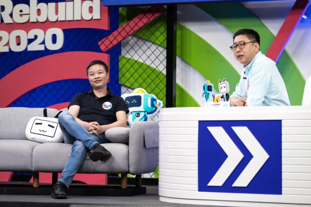 何小鵬：汽車行業(yè)會(huì)誕生下一個(gè)蘋果 特斯拉將超過五千億美金