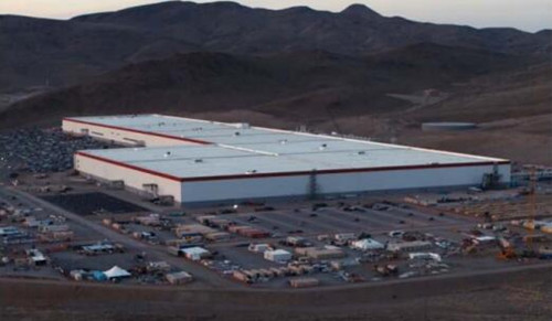 松下高管：特斯拉內(nèi)華達(dá)超級(jí)工廠第14條電池生產(chǎn)線明年投產(chǎn)