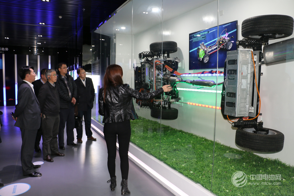 中國新能源汽車技術路線重大調整 強調：混合動力同樣重要！