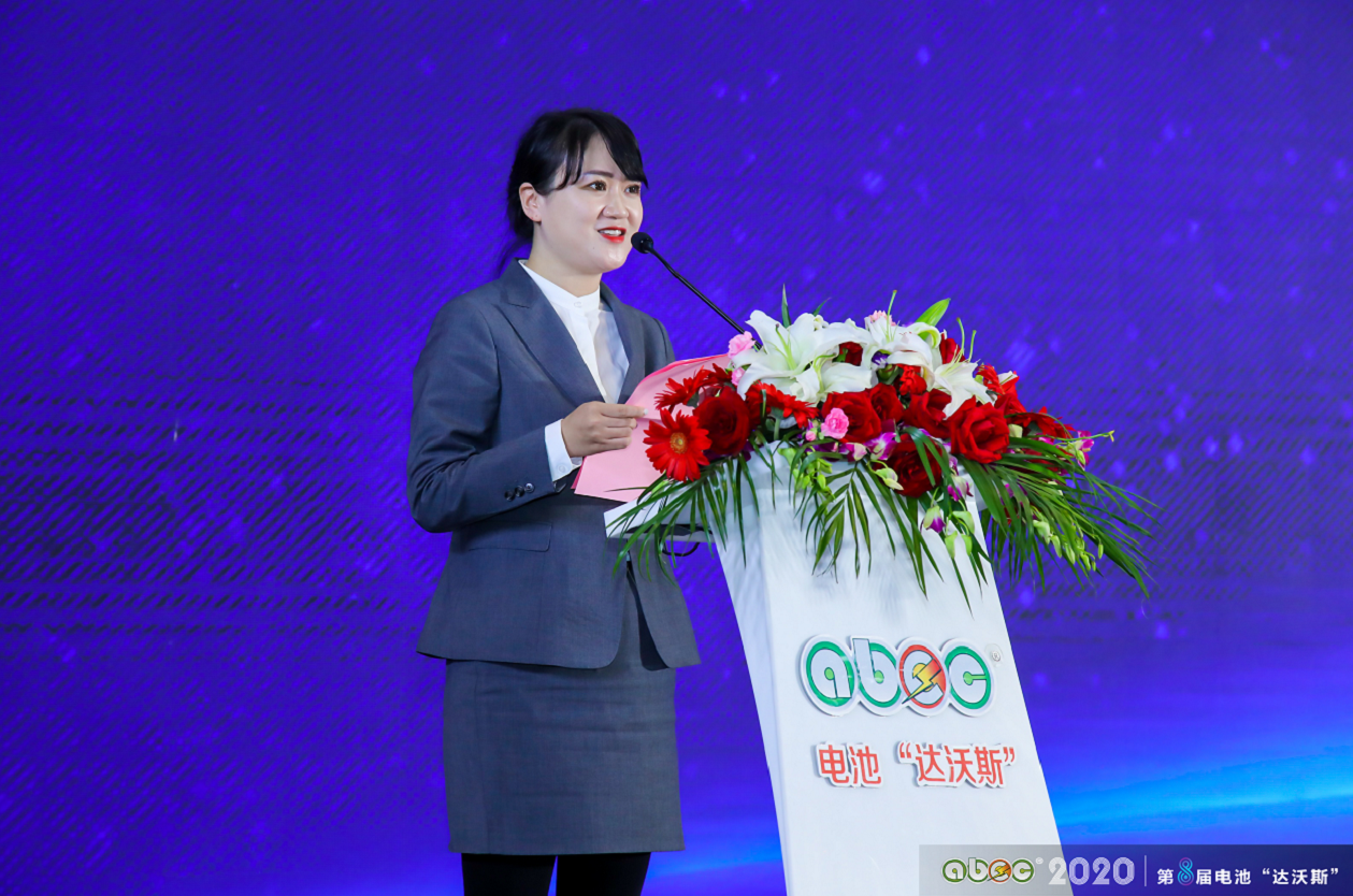 電池“達沃斯”組委會副秘書長、中國電池網副總裁耿茜茜