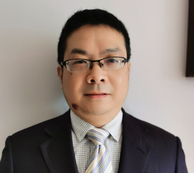 遠(yuǎn)東電池有限公司副總經(jīng)理鄧龍征