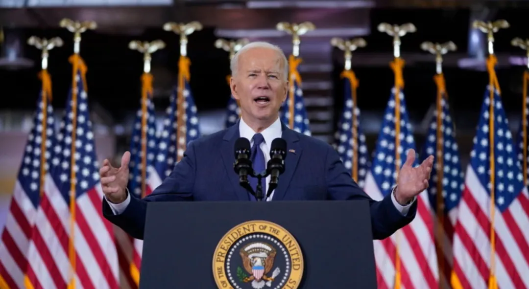 拜登推出千億美元電動汽車計(jì)劃  要與中國一較高下？