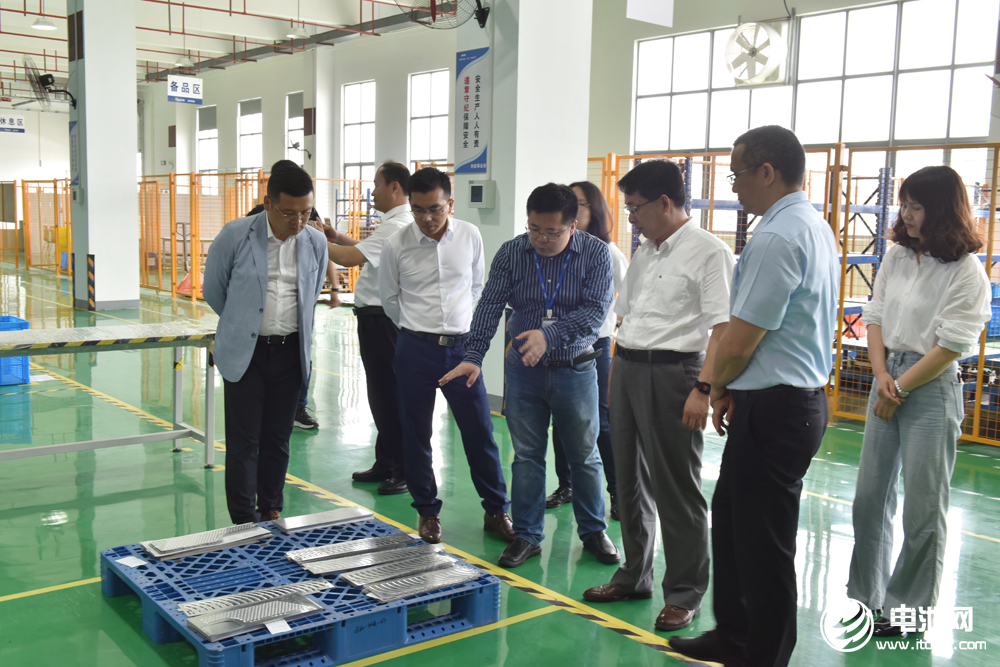  2021年中國電池新能源產業鏈調研團一行參觀考察飛榮達