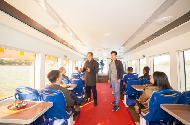 首艘高溫甲醇燃料電池動(dòng)力船“嘉鴻01”成功首航