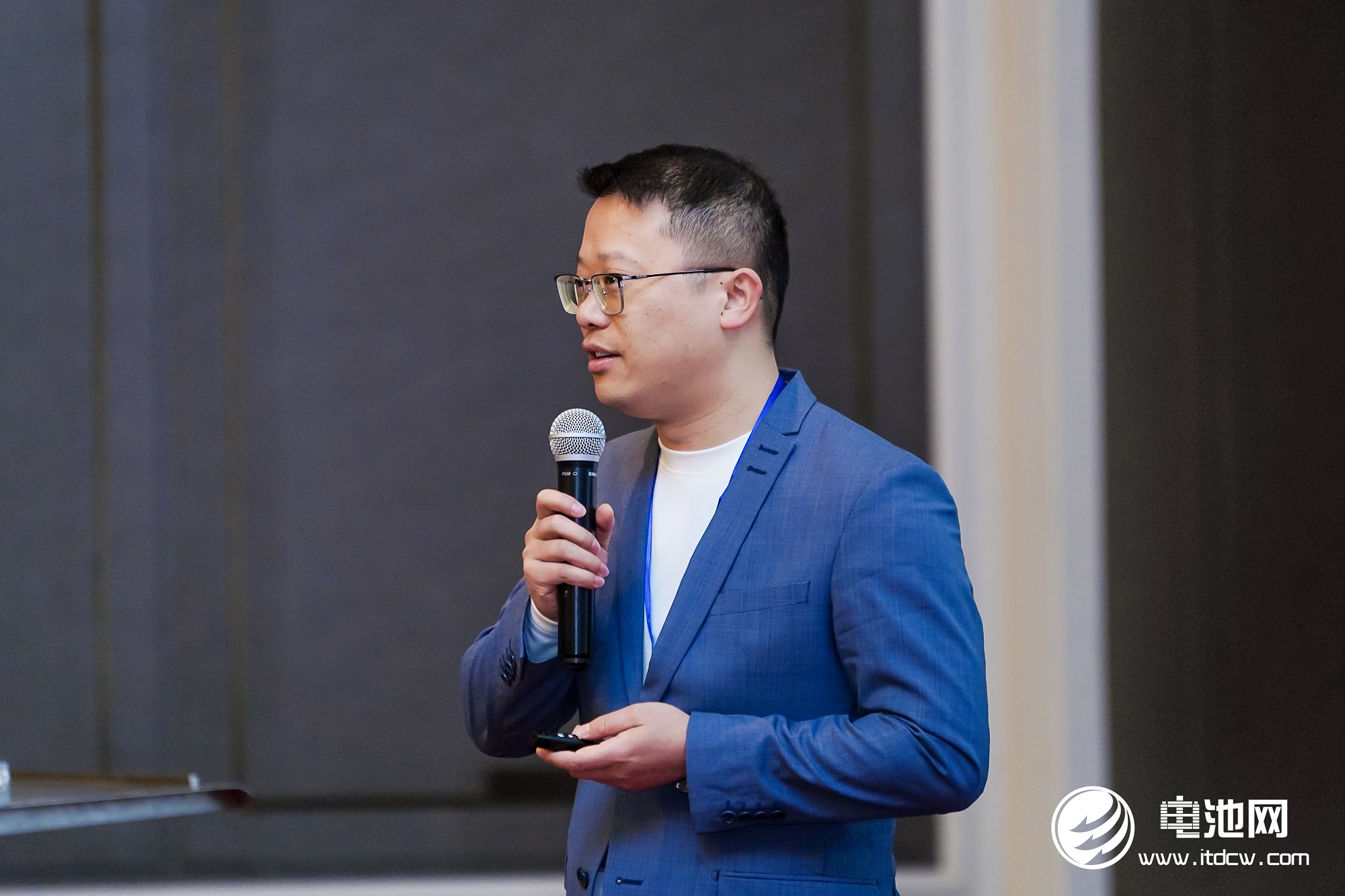 動力電池,無鈷電池,蜂巢能源,企業(yè)家峰會