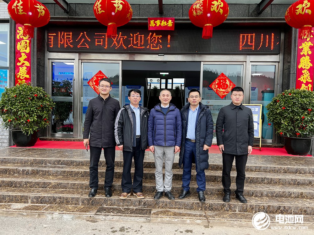 中關(guān)村新型電池技術(shù)創(chuàng)新聯(lián)盟秘書長于清教一行參觀考察遂寧鋰電產(chǎn)業(yè)鏈