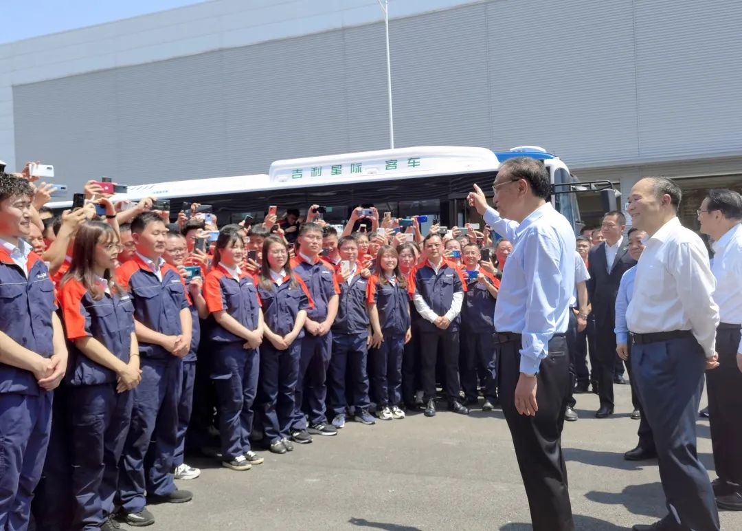 國務院總理李克強考察吉利新能源商用車上饒低碳數智工廠