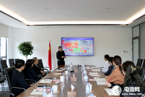 東營(yíng)市墾利區(qū)區(qū)委常委/副區(qū)長(zhǎng)張素霞一行到訪海融網(wǎng)山東總部