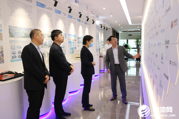 東營(yíng)市墾利區(qū)區(qū)委常委/副區(qū)長(zhǎng)張素霞一行到訪海融網(wǎng)山東總部