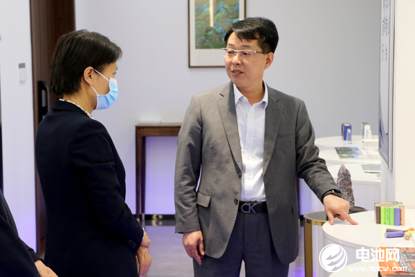 東營(yíng)市墾利區(qū)區(qū)委常委/副區(qū)長(zhǎng)張素霞一行到訪海融網(wǎng)山東總部