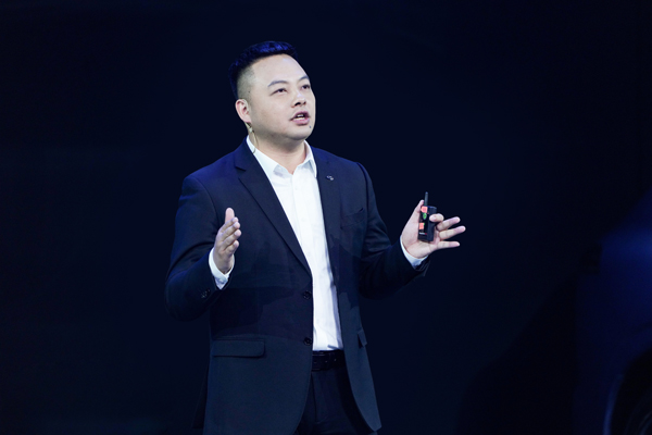 奇瑞汽車股份有限公司副總經(jīng)理、奇瑞汽車營(yíng)銷公司總經(jīng)理、捷途汽車總經(jīng)理李學(xué)用發(fā)布鯤鵬超級(jí)性能電混C-DM