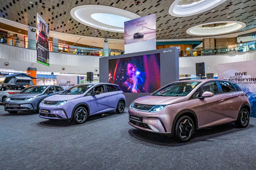 上半年我國(guó)新能源汽車(chē)出口53.4萬(wàn)輛 動(dòng)力電池出口56.7GWh