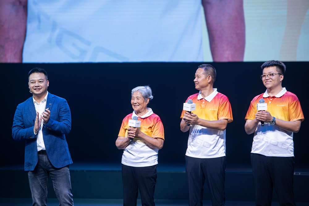 71歲車神奶奶徐茂彩，吉林省紅箭救援隊成員武海波，和父親一樣選擇瑞虎8的趙越