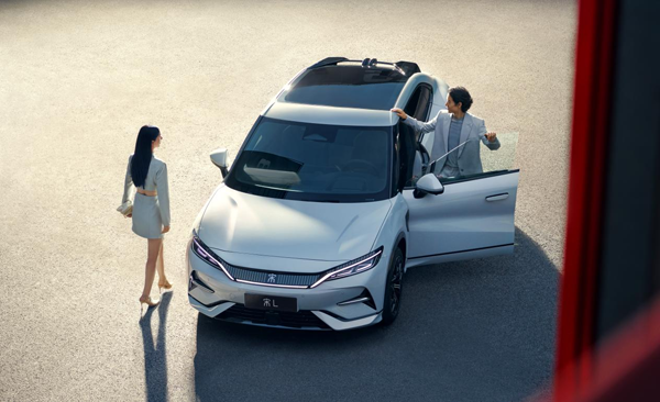 震撼價(jià)格！入門滿配！宋L 領(lǐng)潮上市18.98萬元起！