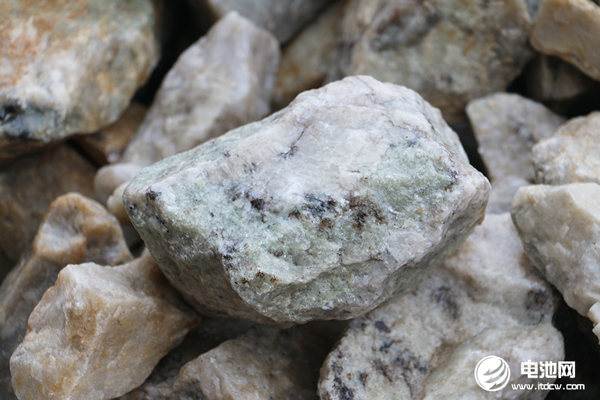 我國找鋰重大突破：一地探獲鋰資源近百萬噸 一地發現伴生富鋰硼鹵水