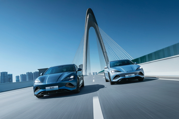 純電續航700km，比亞迪這個榮耀版車型真的被低估了！