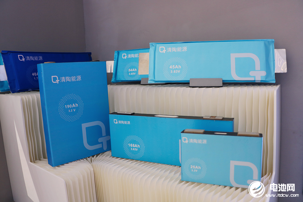 半固態(tài)電池是不是固態(tài)電池？多家車企及電池廠商上車時間已出爐