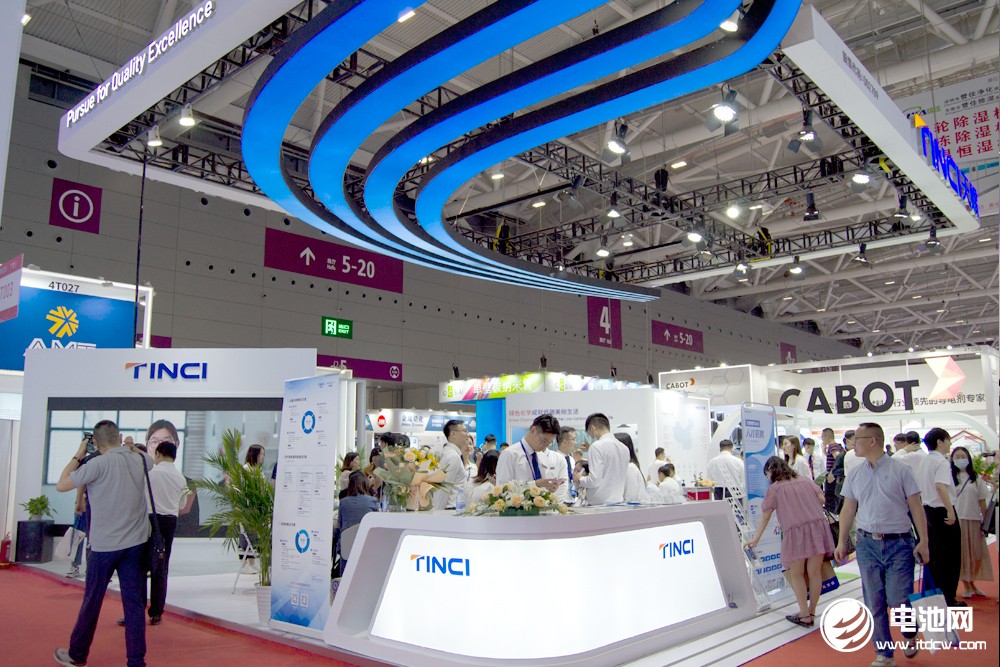 固體六氟磷酸鋰使用量5.86萬噸！天賜材料獲寧德時代電解液訂單