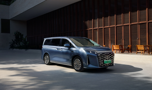 引領(lǐng)中大型智能MPV新趨勢(shì)！比亞迪夏售價(jià)24.98萬元起