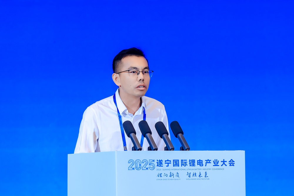 吳輝：2030年全球鋰電池出貨量將達(dá)5.1TWh 固態(tài)電池將達(dá)614GWh